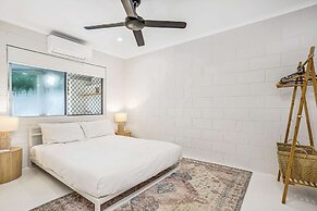 Bright and Spacious Triplex Near Holloways Beach