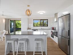 Spacious 3-bed Home With Large Balcony