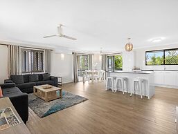 Spacious 3-bed Home With Large Balcony