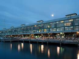 King Size Studio With Water View, Walk To The City