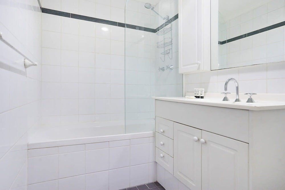 King Size Studio With Water View, Walk To The City