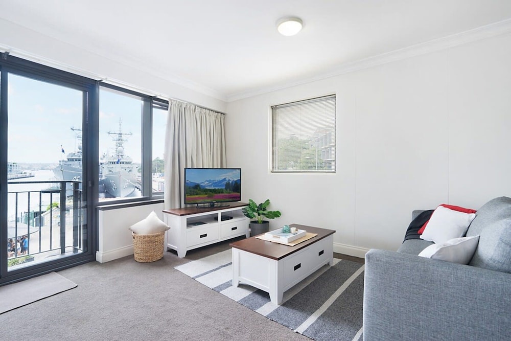 King Size Studio With Water View, Walk To The City