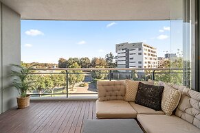 Bright 2-bed Apartment Near Wentworth Point Sights