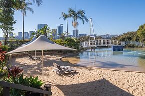Bright 2-bed Apartment Near Wentworth Point Sights