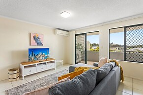Albion Convenient Hideaway With Parking & Balcony