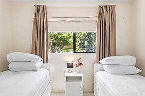 Albion Convenient Hideaway With Parking & Balcony
