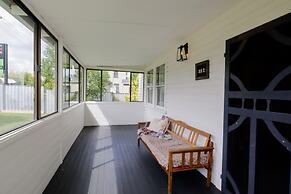 Cosy 3-bed Home With Fireplace & Outdoor BBQ