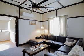 Cosy 3-bed Home With Fireplace & Outdoor BBQ