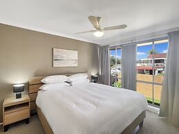 Our Haven: 4-bed Escape Near Beach & Mogo Trails
