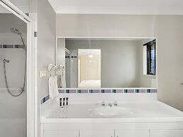 Our Haven: 4-bed Escape Near Beach & Mogo Trails