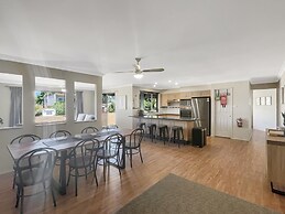 Our Haven: 4-bed Escape Near Beach & Mogo Trails