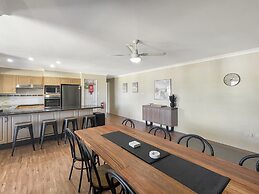 Our Haven: 4-bed Escape Near Beach & Mogo Trails