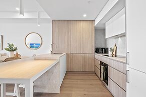 Stylish 2-bed Unit With Views & Rooftop Access