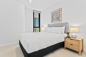 Stylish 2-bed Unit With Views & Rooftop Access
