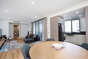 Modern 1-bed Unit With Pool Views and Balcony