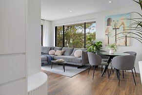North-east Facing Modern 2-bed Apartment