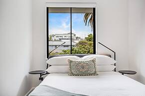North-east Facing Modern 2-bed Apartment
