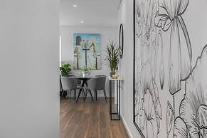 North-east Facing Modern 2-bed Apartment