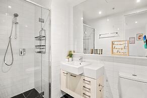 Stylish Southbank 2-bed Flat w/ Balcony
