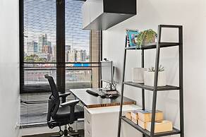 Stylish Southbank 2-bed Flat w/ Balcony