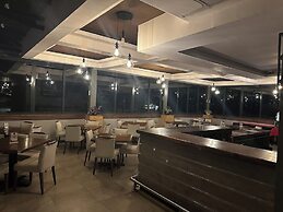 Zuri Place Hotel