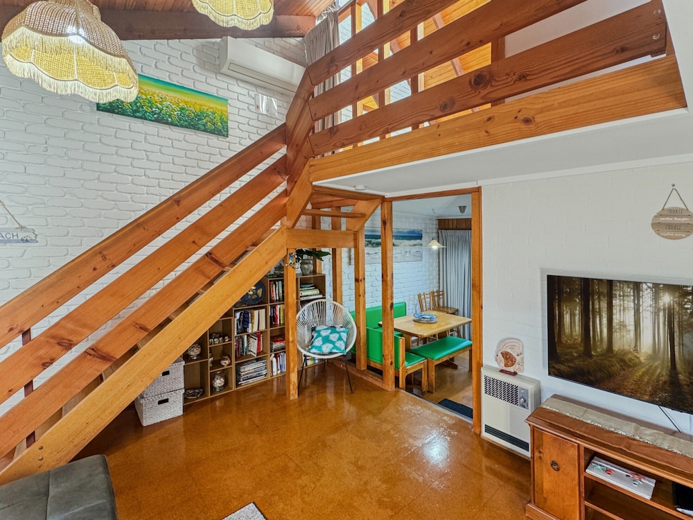 'broulee Break' -2-bed Beach House With Games Room