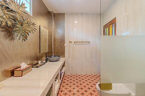 3BR Villa Pool Garden Near Beach V225