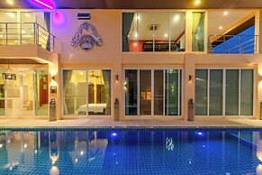 3BR Villa Pool Garden Near Beach V225