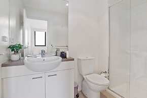 A Chic & Comfy 2BR Apt Near to Flemington Races