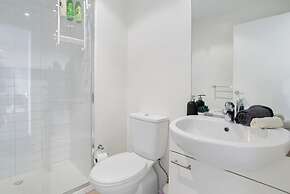 A Chic & Comfy 2BR Apt Near to Flemington Races