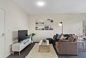 A Chic & Comfy 2BR Apt Near to Flemington Races