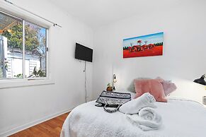 Beach house 2km CBD
