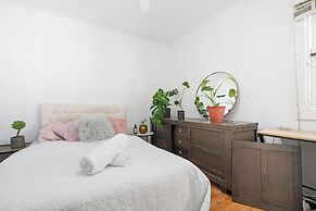 Beach house 2km CBD