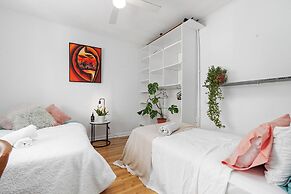 Beach house 2km CBD
