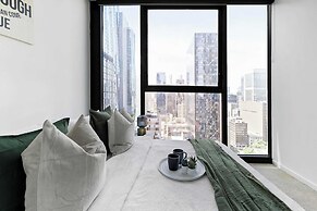 Pet-friendly Stylish 2BR Apt, Panoramic City Views