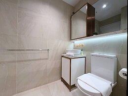Bright & Modern 2BR Apt on Iconic Chapel Street