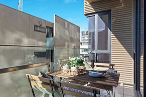 A Chic 2BR Apt Near Melbourne Uni, Free Parking