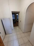 Modern 2BR Apt Downtown Long Stay