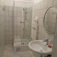 Modern 2BR Apt Long Stay Near Station