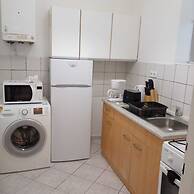 Modern 2BR Apt Long Stay Near Station