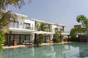 Villa With Direct Pool Access and Beach Access