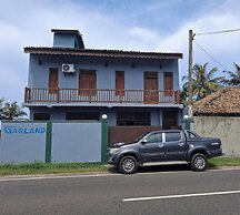 Villa Camellia Garland
