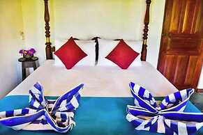 Villa Camellia Garland