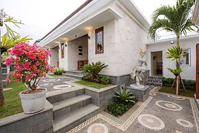 Cove Dharma Kencana