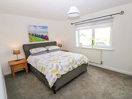15 Lawnswood