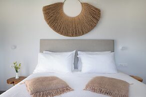 Sueno Studios and Apartments