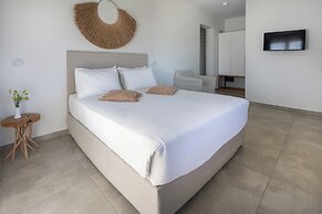 Sueno Studios and Apartments
