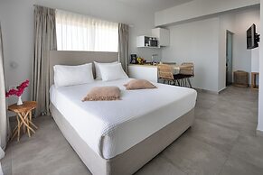 Sueno Studios and Apartments