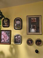 Homey Home UP Themed Near MRT Samyot
