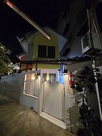 Homey Home UP Themed Near MRT Samyot